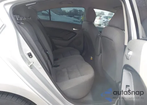 2017 Kia Forte Lx z USA, uszkodzony, nr VIN 3KPFK4A73HE098998